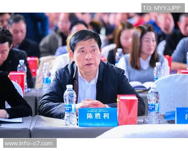 科内特称赞文班职业态度与专注力期待其未来更大突破与成长