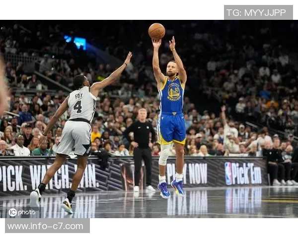 库里狂砍49分再胜马刺文班虽拼尽全力仍难阻败局