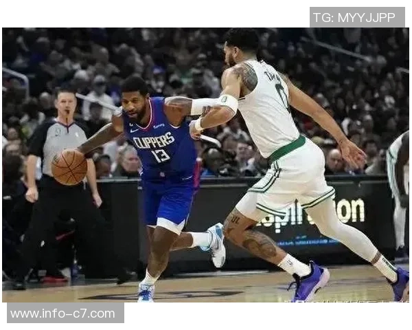 活塞铁军十连胜领跑东部斯通最佳高管之路迎来强劲对手