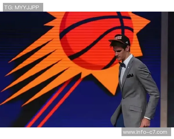 三球前三战场均283分8板97助命中率出色展现强大实力