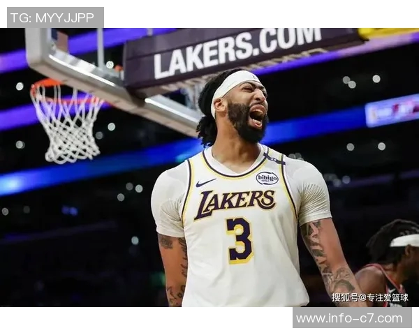 浓眉带病坚持比赛期间两次呕吐全力以赴助球队争胜